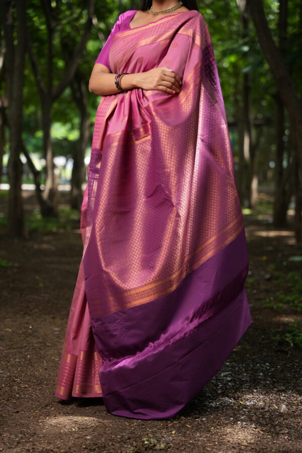 Vairaoosi Border OnionPink Kanchi Silk - Image 5