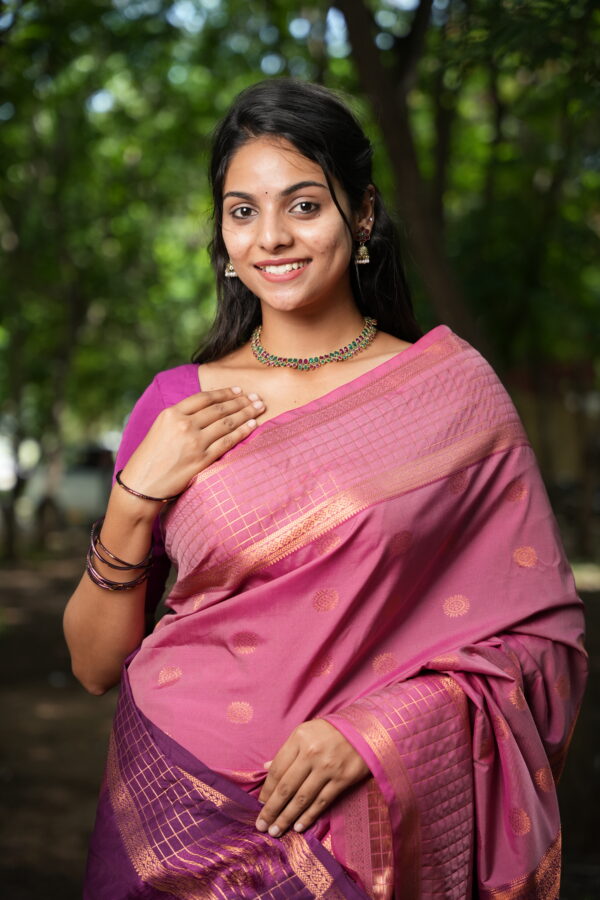 Vairaoosi Border OnionPink Kanchi Silk - Image 2