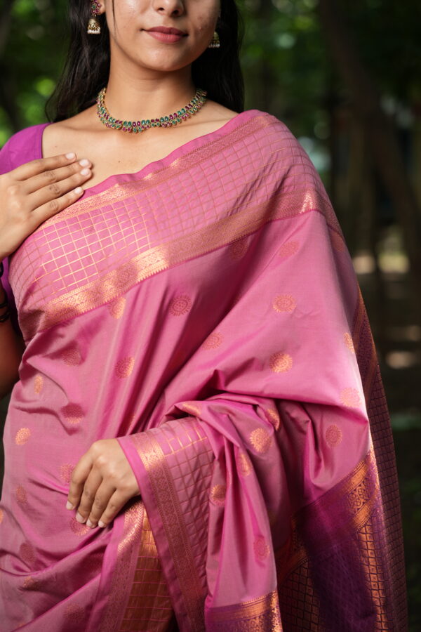 Vairaoosi Border OnionPink Kanchi Silk - Image 7