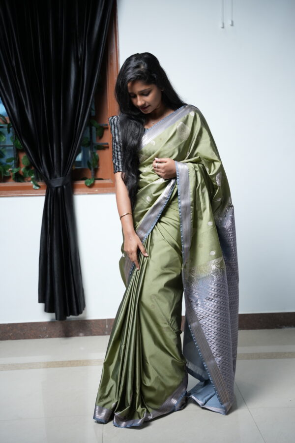 Stunning Silver Pastel